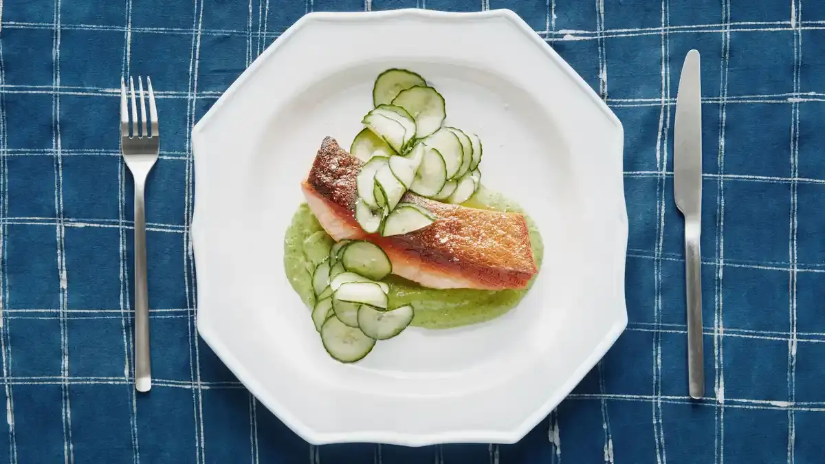 Crispy Salmon with Avocado Sauce