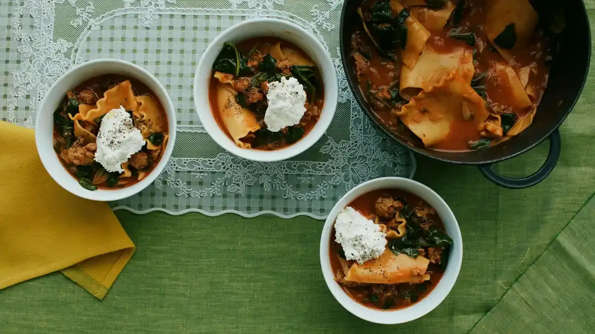 Lasagna Soup with Spinach and Sausage