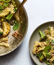 Blistered Broccoli Pasta With Walnuts, Pecorino and Mint