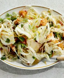 Fennel Salad With Walnuts and Croutons