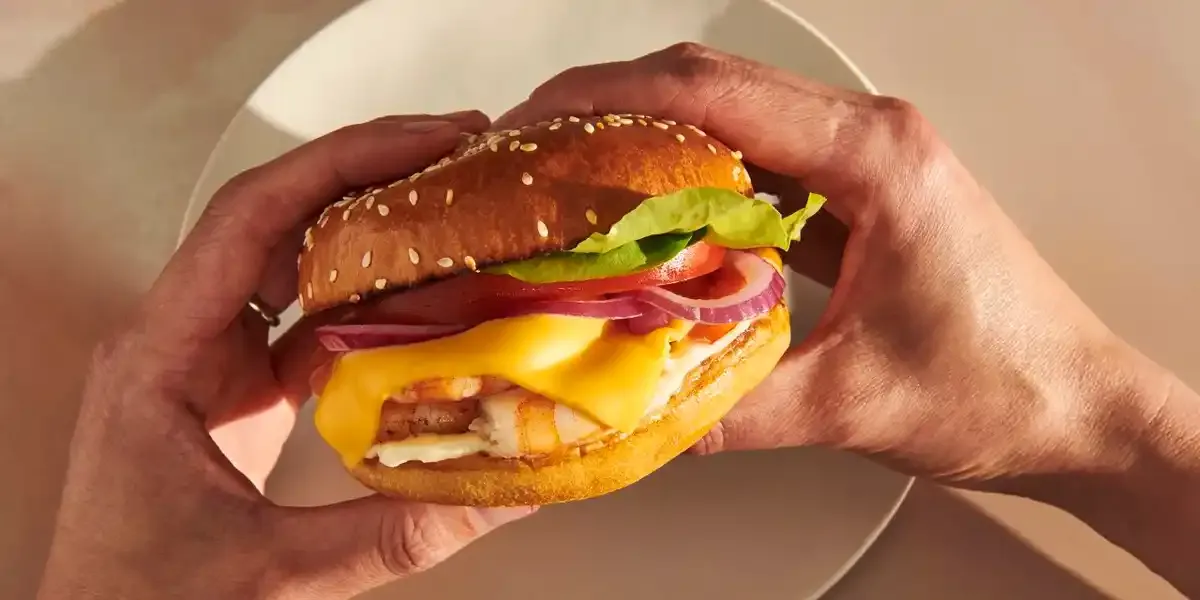 Smashed Shrimp Burgers With Garlic-Lemon Mayo